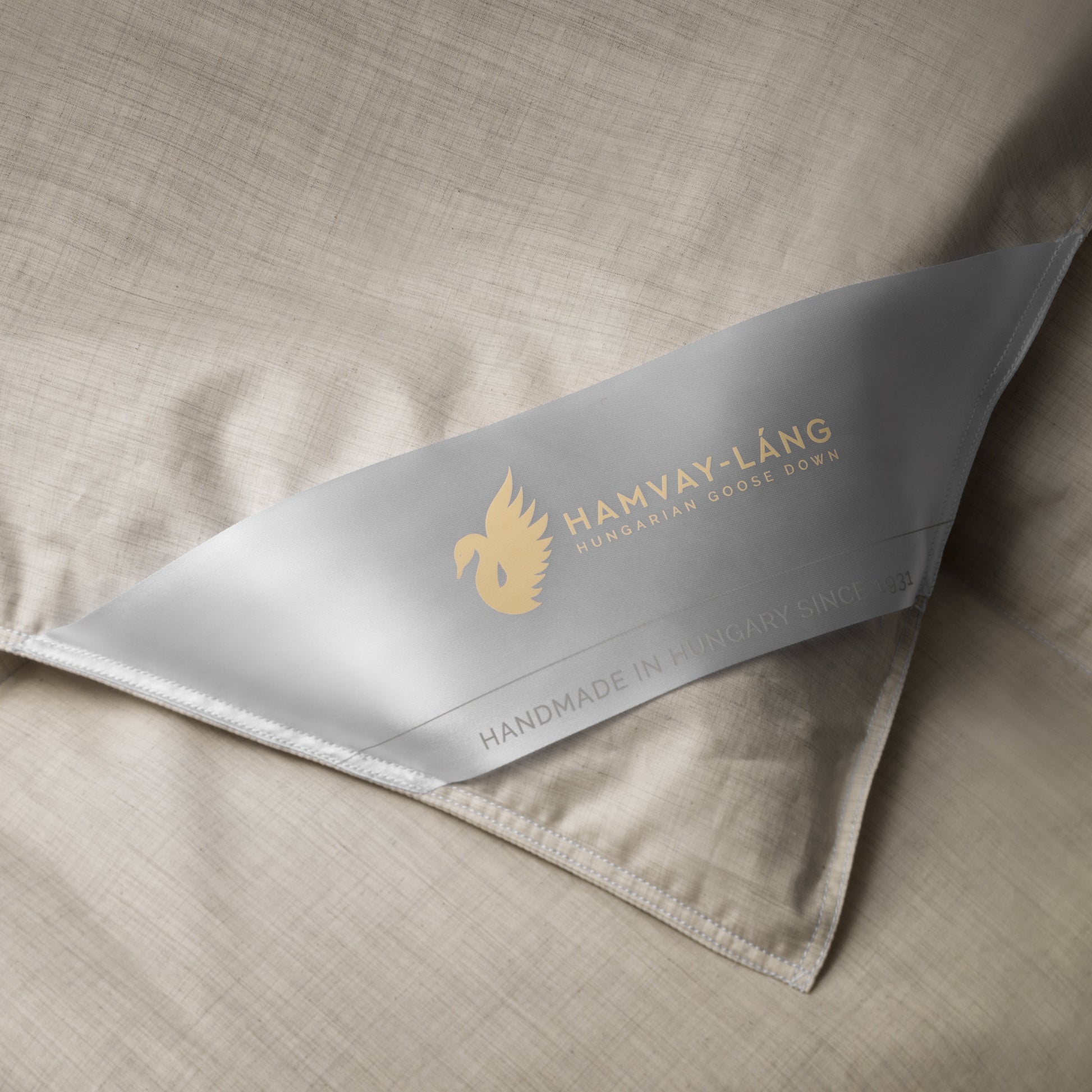 detail of hamvay-láng goose down comforter